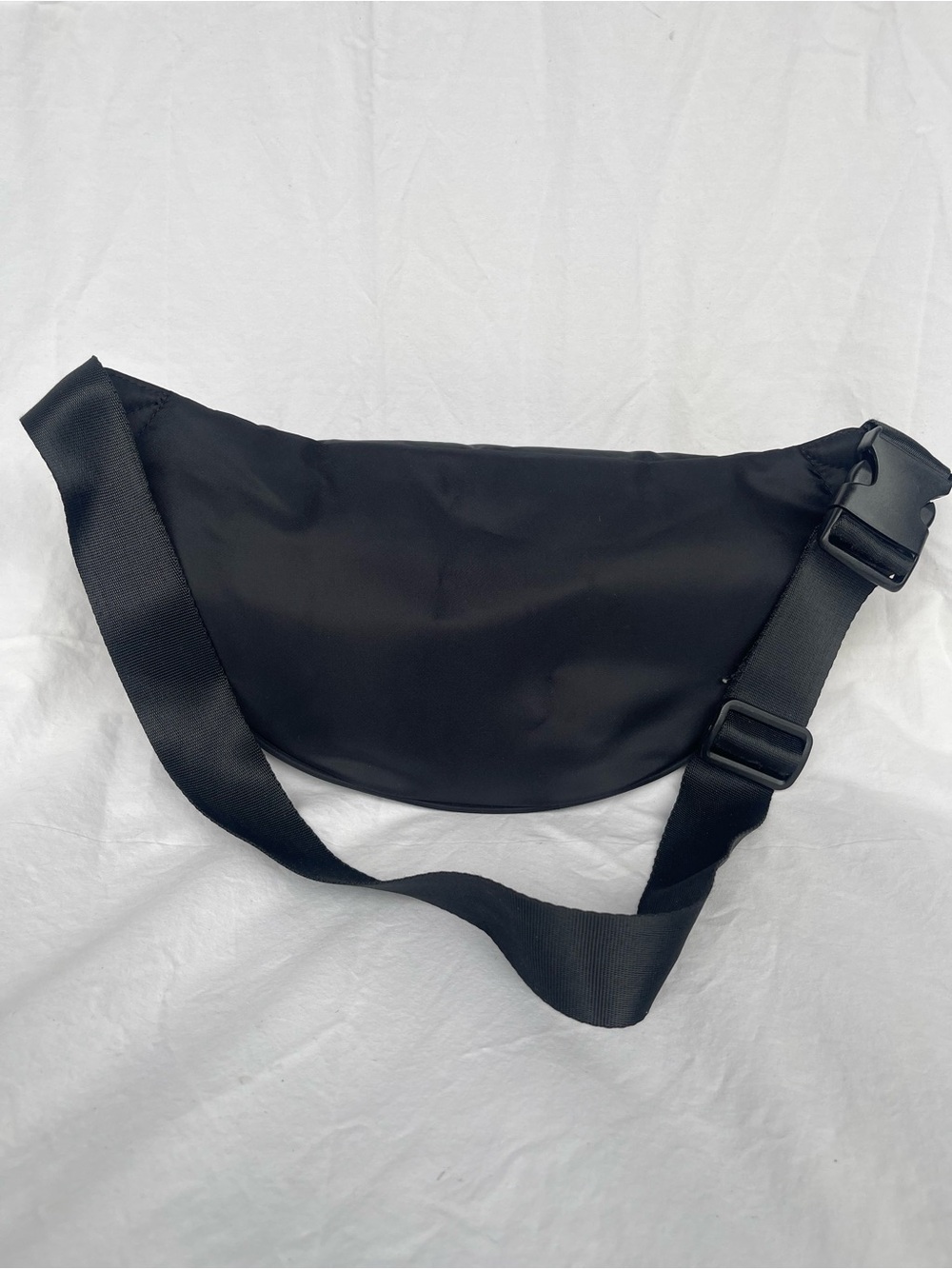 Madden Girl Black Nylon Belt Bag Fanny Pack Silver Hardware Adjustable Strap - Picture 2 of 2